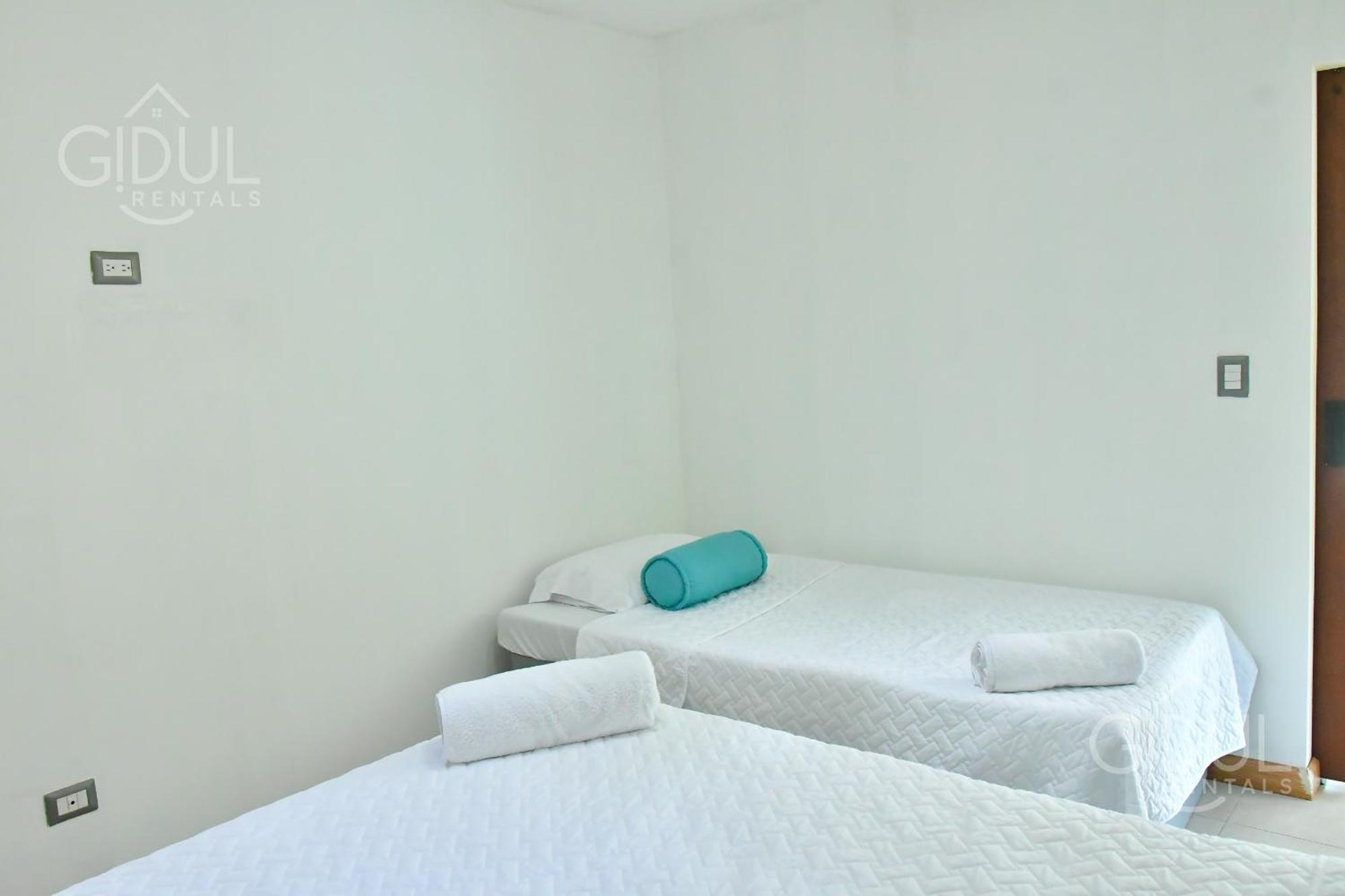 Luxe, Mountain View, Upscale Located At Escalon