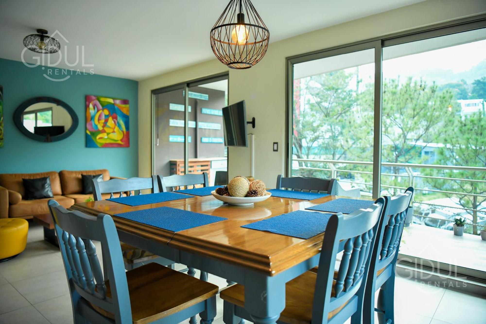 Luxe, Mountain View, Upscale Located At Escalon *